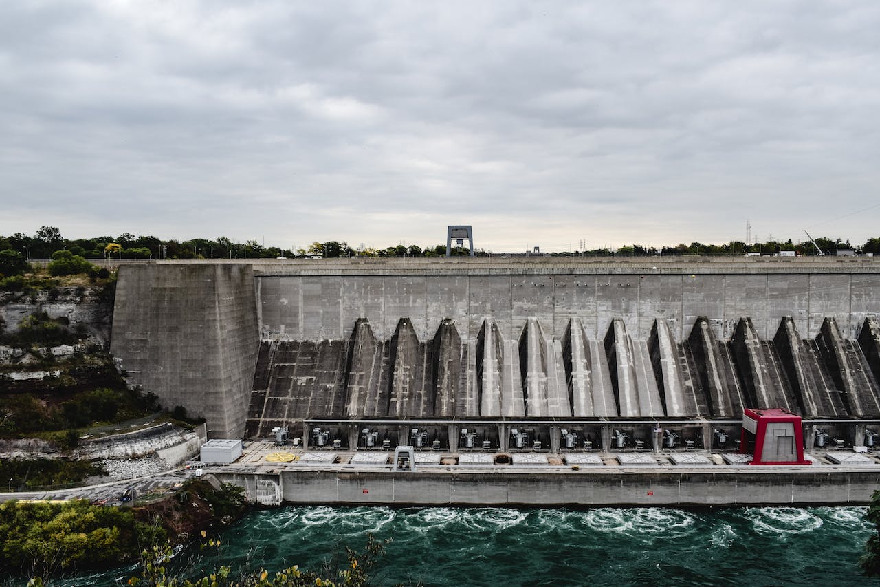 Wie Wasserkraft den Klimawandel bekämpfen kann